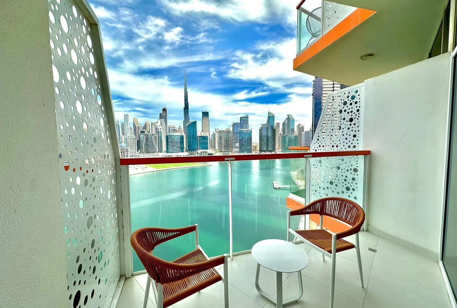 Daire Dubai Canal View And Burj Khalifa View Studio In Business Bay Birleşik Arap Emirlikleri