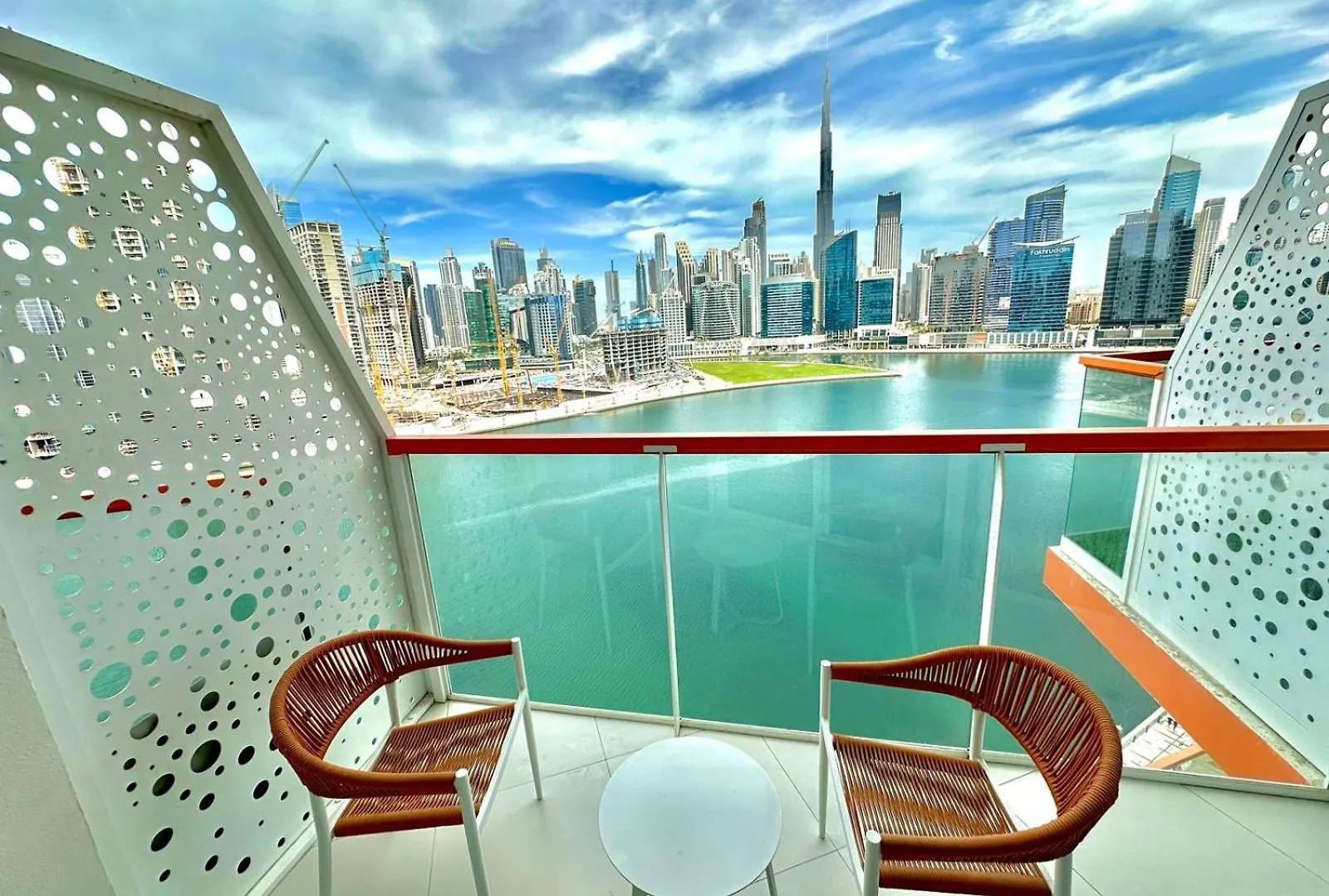 Daire Dubai Canal View And Burj Khalifa View Studio In Business Bay