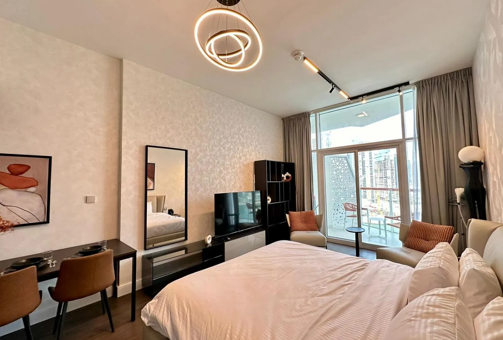 Dubai Canal View And Burj Khalifa View Studio In Business Bay アラブ首長国連邦