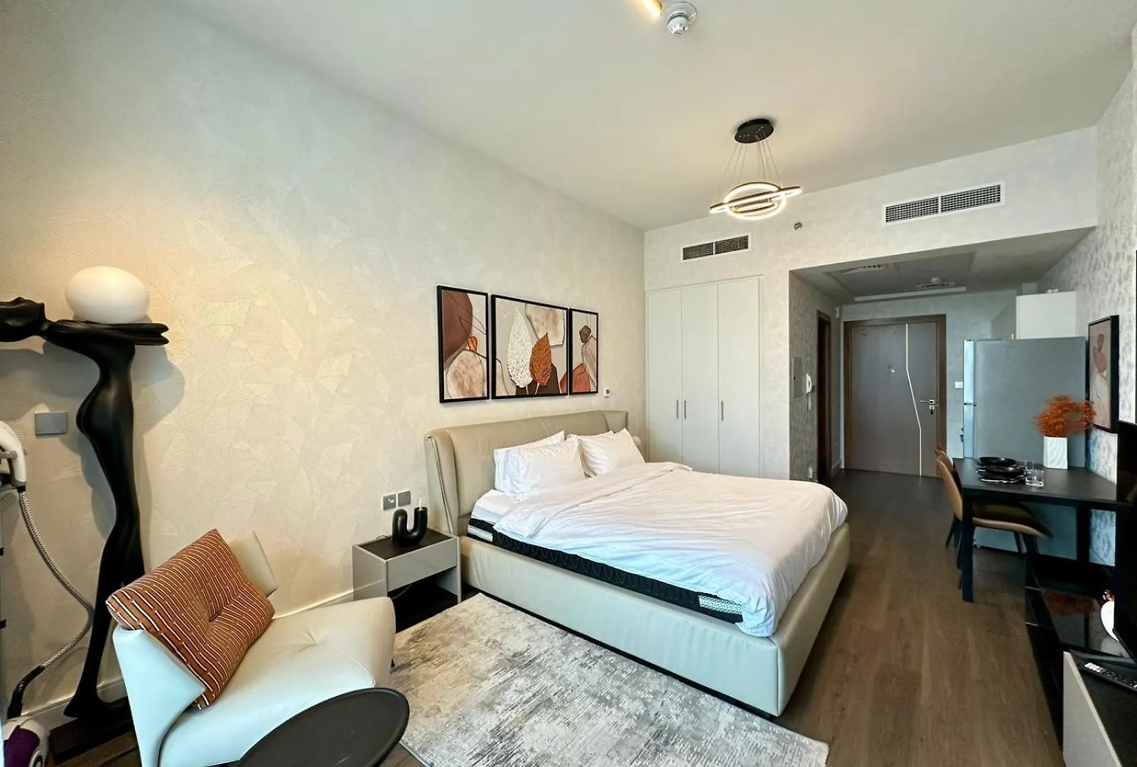 Dubai Canal View And Burj Khalifa View Studio In Business Bay 0*,  アラブ首長国連邦